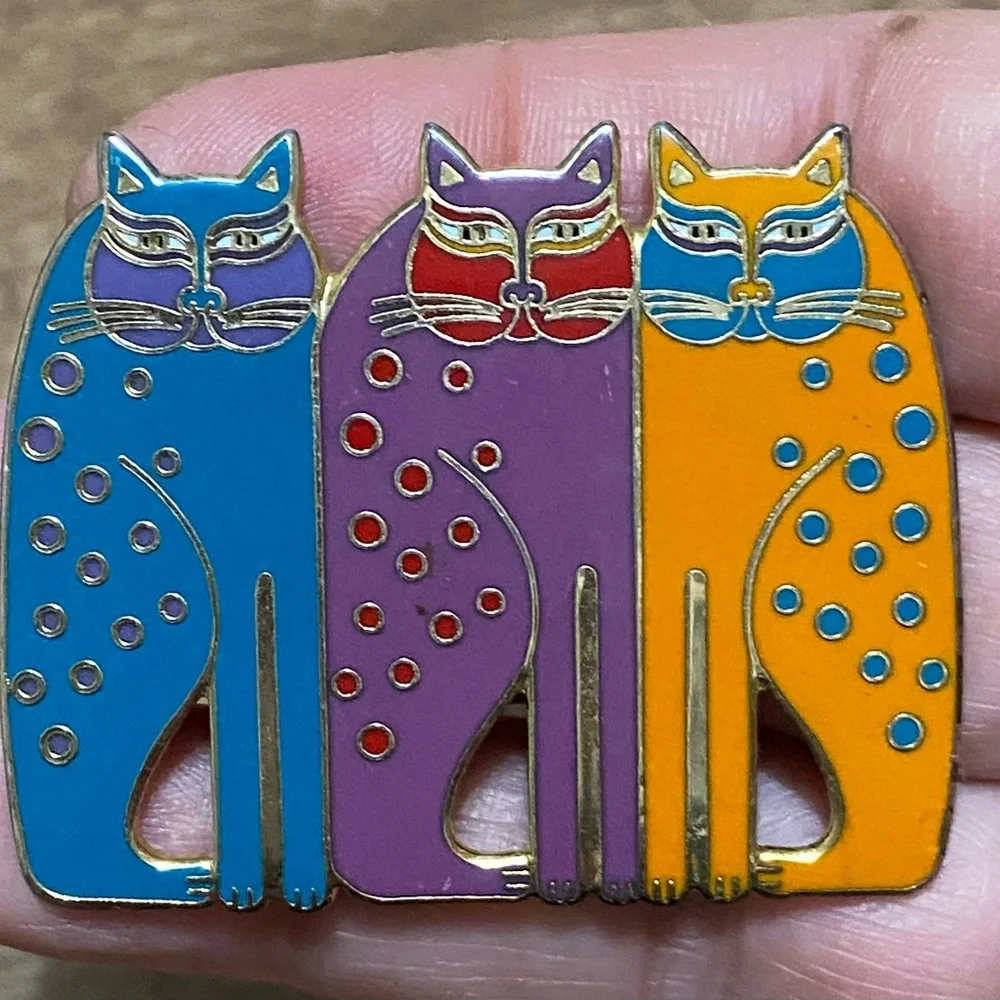 Laurel Burch Siamese Cats Brooch Pin, Gold Plated Cloisonné Enamel vintage 1980’